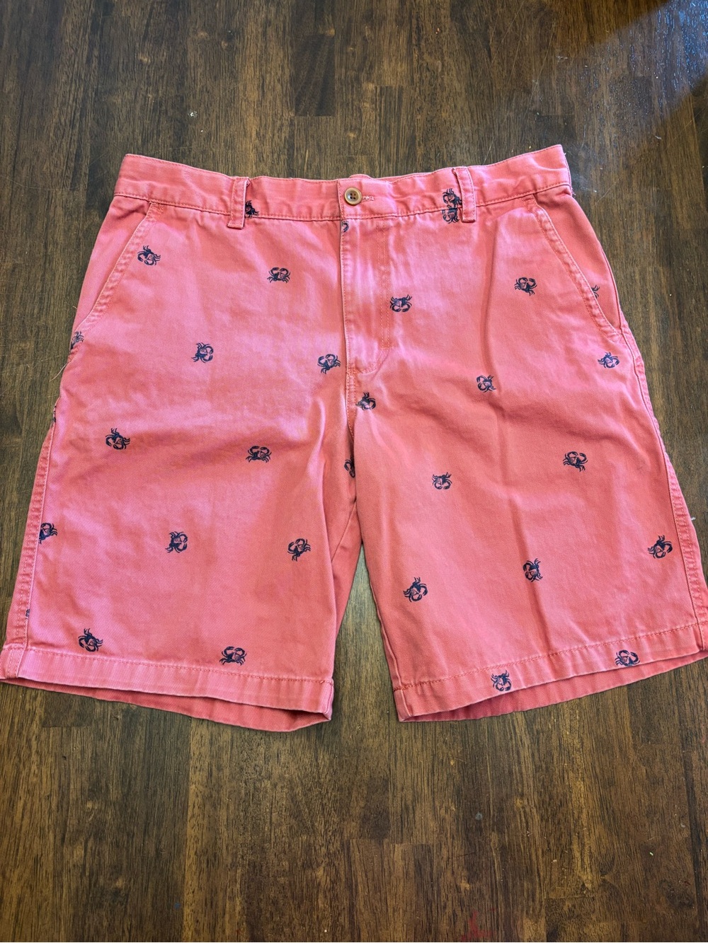 IZOD Saltwater Men’s Crab Print Chino Shorts Coral Pink Size 36 10.5” Inseam